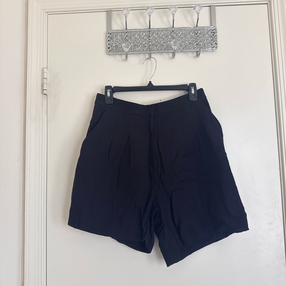 H&M Black High-Waist Pleated Shorts